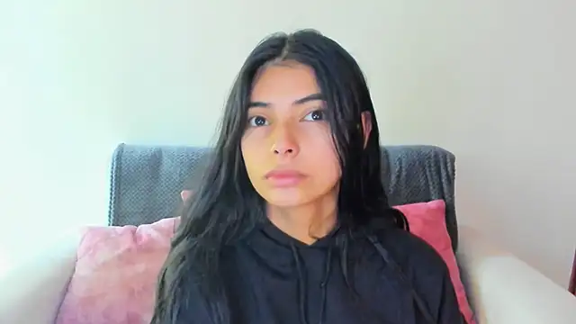 Snapshot of miadaviesx chatting on 11-16-25, 12:55 miadaviesx online show from 11-16-25, 12:55