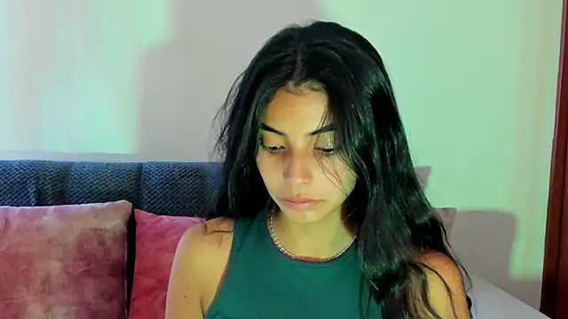 Snapshot of miadaviesx chatting on 11-22-25, 12:48 miadaviesx online show from 11-22-25, 12:48