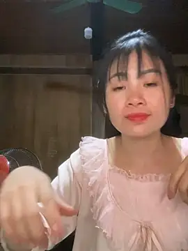 Snapshot of o-one-o chatting on 10-26-25, 05:46 o-one-o online show from 10-26-25, 05:46