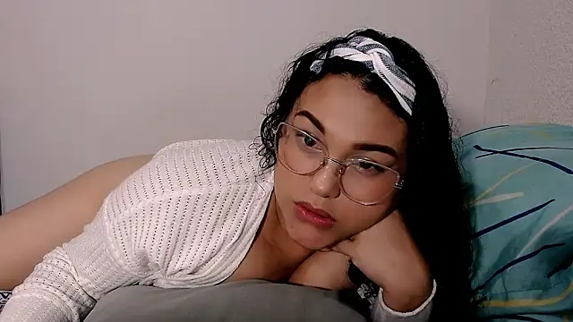 Snapshot of mira_cherry02 chatting on 11-08-25, 06:35 mira cherry02 online show from 11-08-25, 06:35