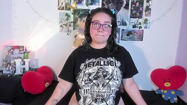 Snapshot of Rose_Hellen chatting on 12-02-25, 04:18 Rose Hellen online show from 12-02-25, 04:18