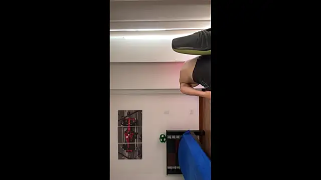 Snapshot of JUSTIN_JHONS chatting on 11-26-25, 02:51 JUSTIN JHONS online show from 11-26-25, 02:51