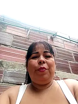 Snapshot of mother2-divorced chatting on 06-16-26, 01:36 mother2-divorced online show from 06-16-26, 01:36