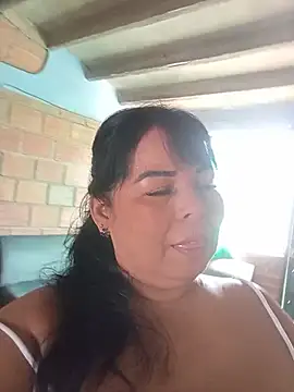 Snapshot of mother2-divorced chatting on 06-24-26, 07:35 mother2-divorced online show from 06-24-26, 07:35