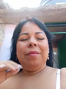 Snapshot of mother2-divorced chatting on 07-05-26, 01:40 mother2-divorced online show from 07-05-26, 01:40