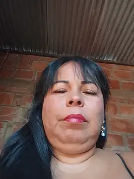 Snapshot of mother2-divorced chatting on 07-17-26, 01:40 mother2-divorced online show from 07-17-26, 01:40