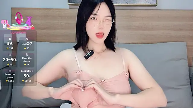 upoo7lt online show from 12-23-25, 02:20