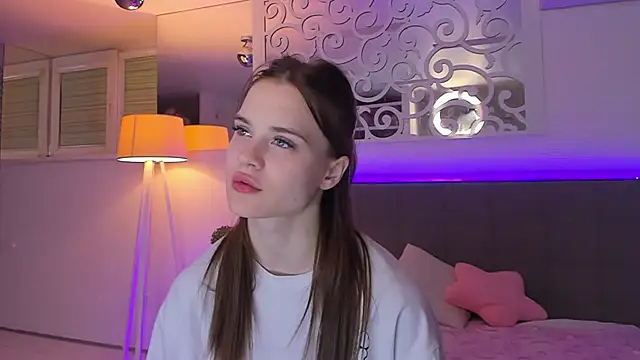 LuisaClover online show from 03-01-26, 08:00