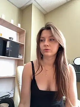 Snapshot of DollyRoma chatting on 11-04-25, 09:30 DollyRoma online show from 11-04-25, 09:30