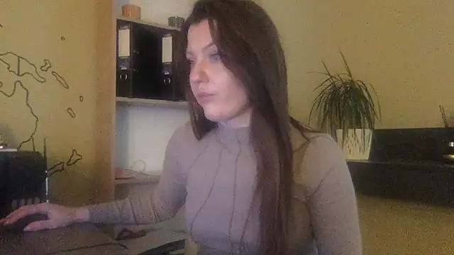 Snapshot of DollyRoma chatting on 11-05-25, 09:31 DollyRoma online show from 11-05-25, 09:31