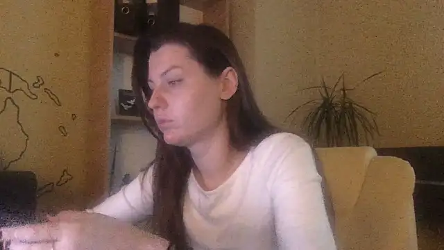 Snapshot of DollyRoma chatting on 12-17-25, 01:28 DollyRoma online show from 12-17-25, 01:28