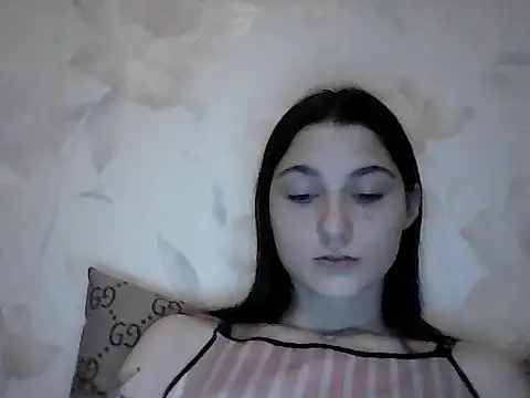 Snapshot of a_alessia chatting on 11-17-25, 05:52 a alessia online show from 11-17-25, 05:52