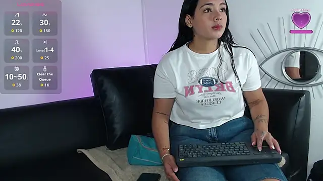 Snapshot of Juanita_angell chatting on 11-28-25, 11:02 Juanita angell online show from 11-28-25, 11:02