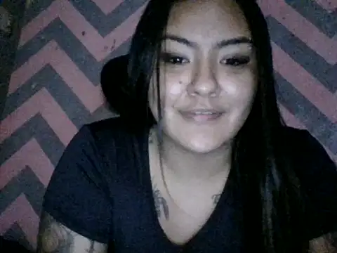 Snapshot of Jennifersbodyy chatting on 10-28-25, 03:36 Jennifersbodyy online show from 10-28-25, 03:36