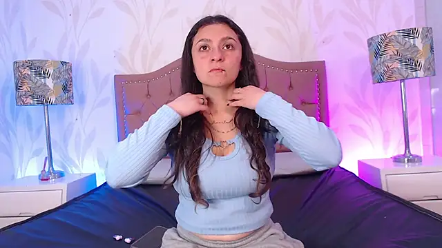 Emmy Palacios online show from 12-15-25, 12:09