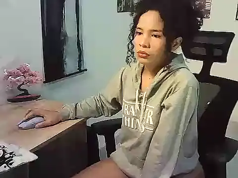 Gigi Scott  online show from 12-14-25, 02:28