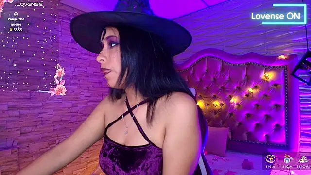 Roxanne Han online show from 10-30-25, 11:44