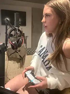 elliepixie online show from 12-19-25, 02:18