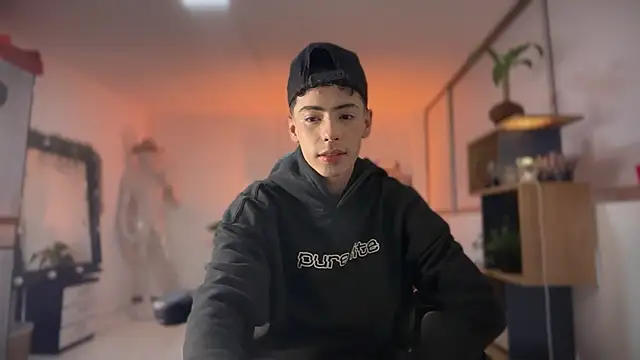 Sebastian Reed online show from 03-02-26, 04:25