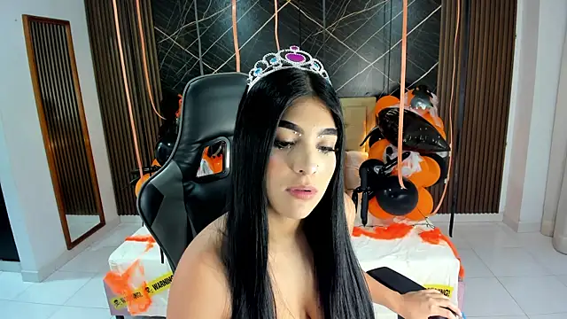 Snapshot of Milu_17 chatting on 10-31-25, 11:11 Milu 17 online show from 10-31-25, 11:11