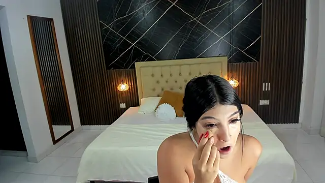 Snapshot of Milu_17 chatting on 11-20-25, 10:59 Milu 17 online show from 11-20-25, 10:59