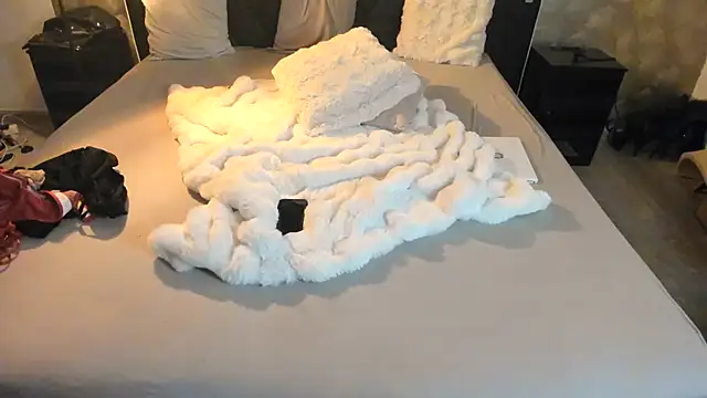 Amanda-JewelzX online show from 11-22-25, 08:30