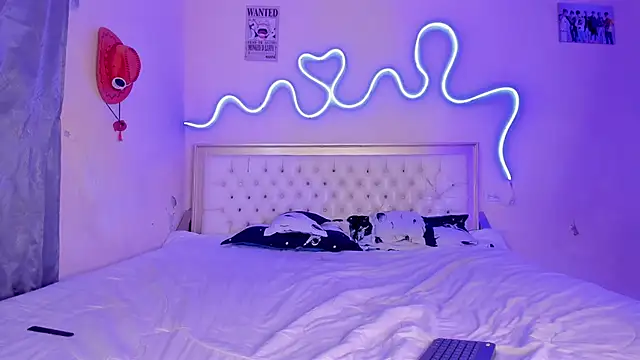 Snapshot of briana_hot03 chatting on 11-06-25, 05:47 briana hot03 online show from 11-06-25, 05:47