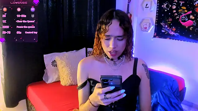 Snapshot of AdelineEsposito chatting on 11-08-25, 09:46 AdelineEsposito online show from 11-08-25, 09:46