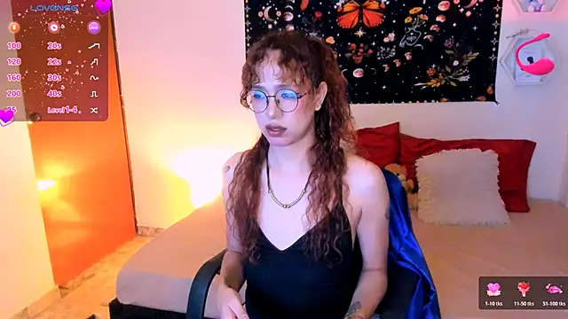 Snapshot of AdelineEsposito chatting on 11-22-25, 07:24 AdelineEsposito online show from 11-22-25, 07:24