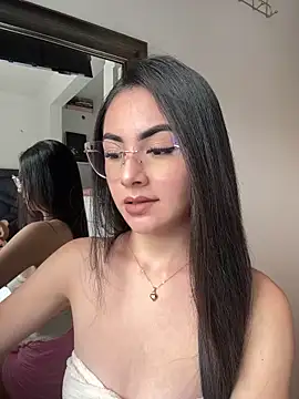 IslaCole online show from 02-02-26, 09:24