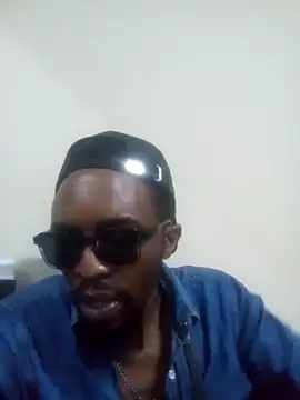 Snapshot of Blck420 chatting on 11-22-25, 11:04 Blck420 online show from 11-22-25, 11:04