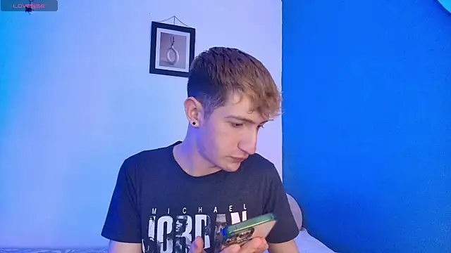 Snapshot of Erick_Taylor3 chatting on 05-15-26, 08:27 Erick Taylor3 online show from 05-15-26, 08:27