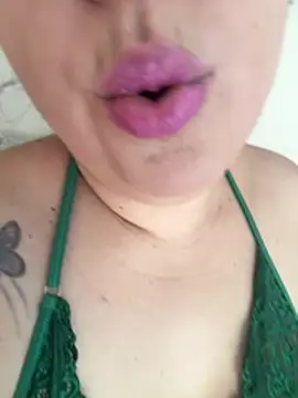 Rheetnena1 online show from 04-12-26, 04:12