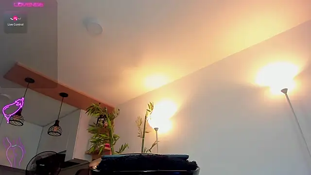 Snapshot of JessicaPratt chatting on 09-13-25, 01:33 JessicaPratt online show from 09-13-25, 01:33