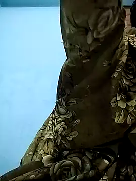 Snapshot of Tushi-10 chatting on 11-29-25, 04:04 Tushi-10 online show from 11-29-25, 04:04