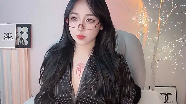 Snapshot of Love-hanzaizai718 chatting on 11-16-25, 02:11 Love-hanzaizai718 online show from 11-16-25, 02:11