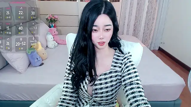 Xiaodie-baby online show from 12-15-25, 03:05