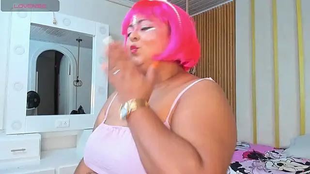 Snapshot of Hanna_curvy_ chatting on 10-25-25, 11:29 Hanna curvy online show from 10-25-25, 11:29