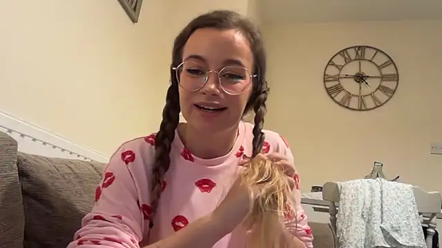 Snapshot of lolatheangel chatting on 12-16-25, 08:03 lolatheangel online show from 12-16-25, 08:03