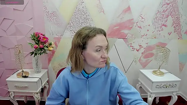 Snapshot of Carra_hut chatting on 10-27-25, 08:29 Carra hut online show from 10-27-25, 08:29