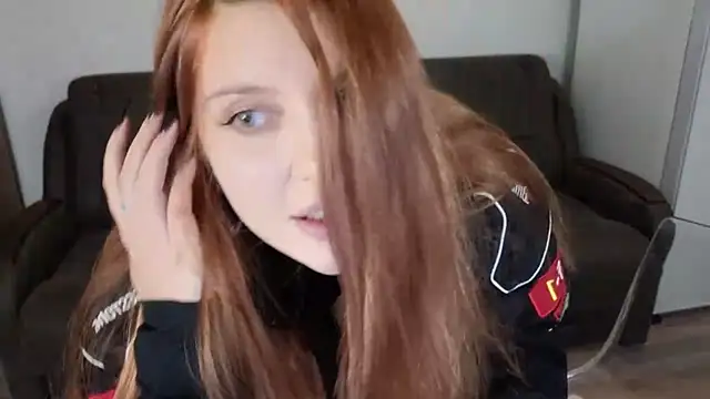 Snapshot of Anastelle chatting on 11-21-25, 10:52 Anastelle online show from 11-21-25, 10:52