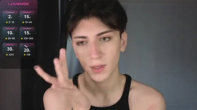 Oliver star boy  online show from 11-25-25, 12:05