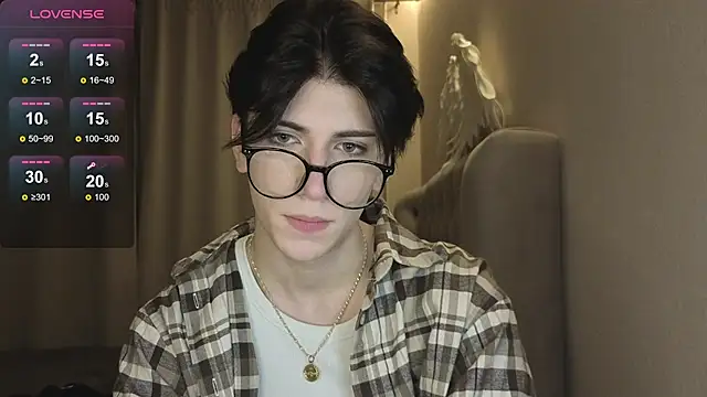 Oliver star boy  online show from 01-18-26, 05:17