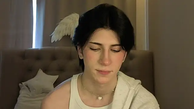 Oliver star boy  online show from 04-06-26, 12:17