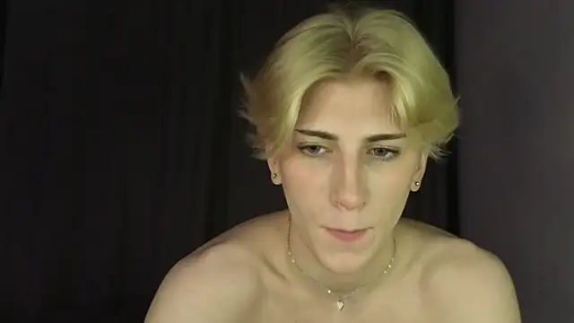 Snapshot of Oliver_star_boy_ chatting on 05-09-26, 06:02 Oliver star boy online show from 05-09-26, 06:02