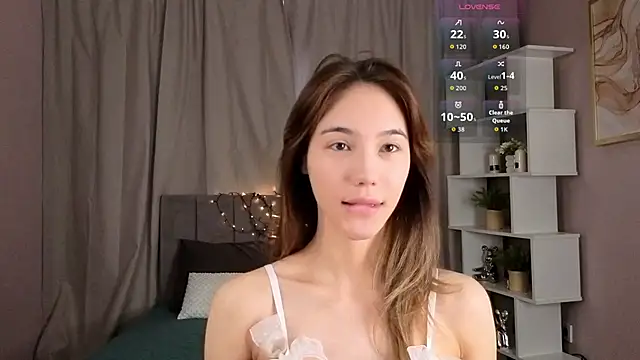 Snapshot of LilCatalia chatting on 05-09-26, 04:28 LilCatalia online show from 05-09-26, 04:28