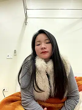 Bee Yellow00 online show from 01-08-26, 05:10