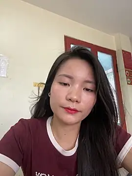 Bee Yellow00 online show from 06-03-26, 04:26