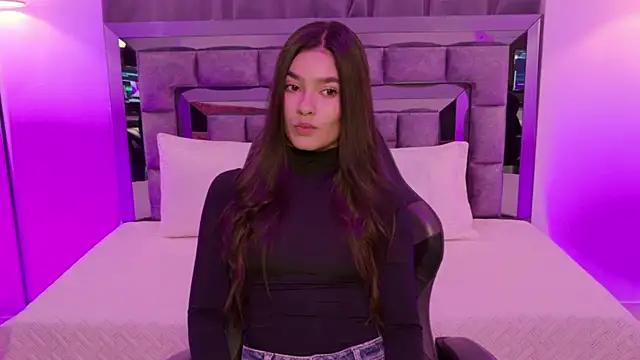 Snapshot of Bella_Clark2 chatting on 11-05-25, 04:34 Bella Clark2 online show from 11-05-25, 04:34