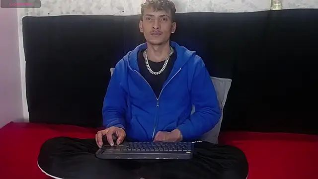 Snapshot of SavageLover_ chatting on 12-02-25, 04:29 SavageLover online show from 12-02-25, 04:29